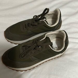 Women green with gym bottom and snake skin in back sneakers size 37